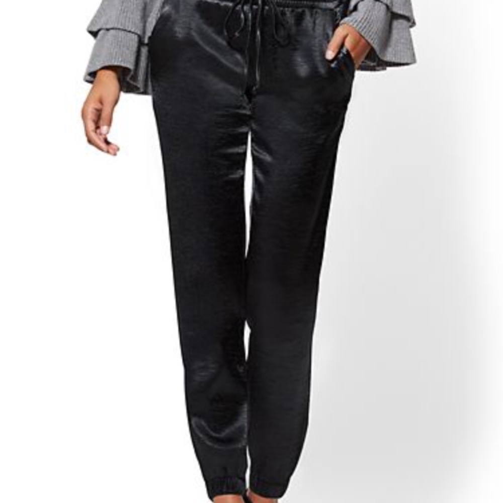 Black Satin joggers with pockets - Picture 7 of 8